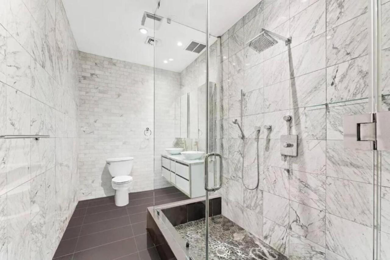Luxurious 3 Bedroom Beautifully Renovated Loft Apartment *